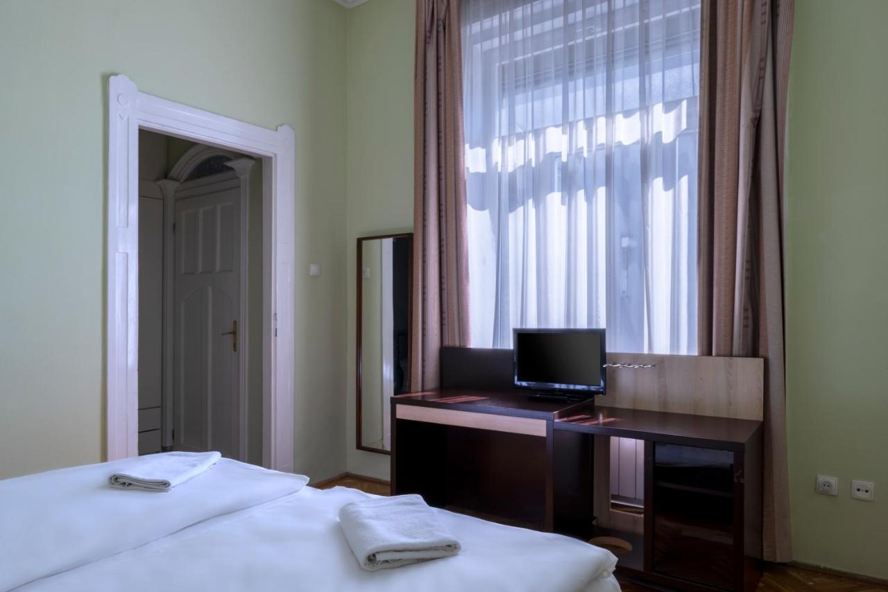 Baross City Hotel - Будапеща Екстериор снимка