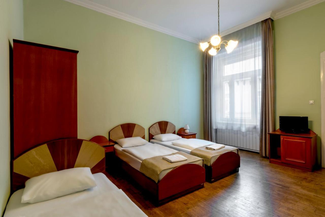 Baross City Hotel - Будапеща Екстериор снимка