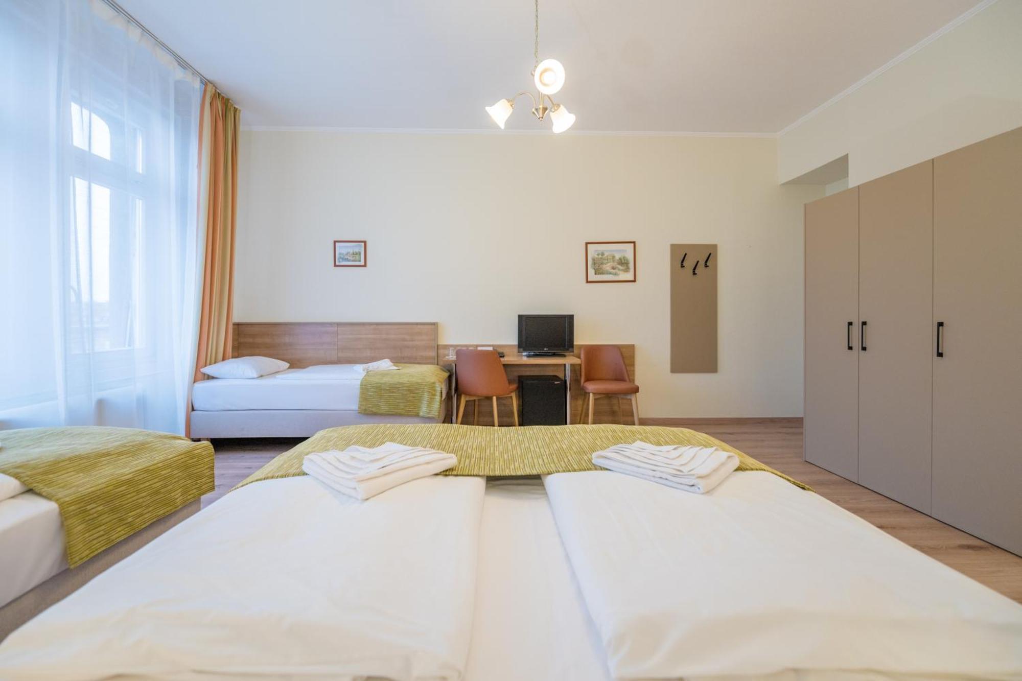 Baross City Hotel - Будапеща Екстериор снимка